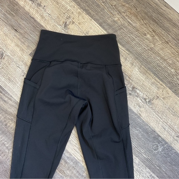 lululemon Seek the Heat Crop black size 4 with side pockets and rushed hem - Picture 9 of 10
